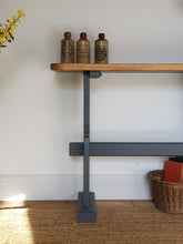 Load image into Gallery viewer, Table