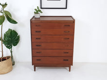 Load image into Gallery viewer, Chest of Drawers