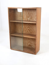 Load image into Gallery viewer, Oak Bookcase