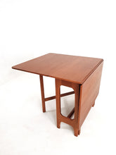 Load image into Gallery viewer, Gate Leg Dining Table