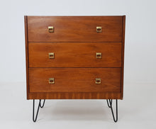 Load image into Gallery viewer, Oak Chest of Drawers