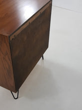 Load image into Gallery viewer, Oak Chest of Drawers