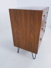 Load image into Gallery viewer, Oak Chest of Drawers