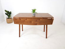 Load image into Gallery viewer, Dining Table