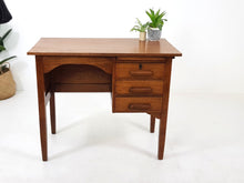 Load image into Gallery viewer, Solid Wood Desk