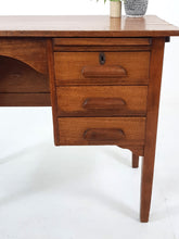Load image into Gallery viewer, Solid Wood Desk