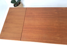 Load image into Gallery viewer, Extending Dining Table