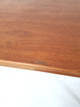 Load image into Gallery viewer, Extending Dining Table