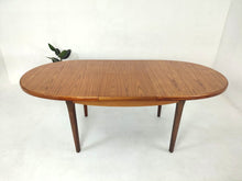 Load image into Gallery viewer, Dining Table - Extending