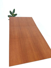 Load image into Gallery viewer, Dining Table / Gateleg Folding Table