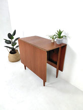 Load image into Gallery viewer, Dining Table / Gateleg Folding Table