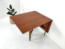Load image into Gallery viewer, Dining Table / Gateleg Folding Table