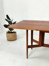 Load image into Gallery viewer, Dining Table / Gateleg Folding Table