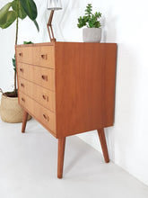 Load image into Gallery viewer, Chest of Drawers