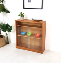 Load image into Gallery viewer, Display Cabinet
