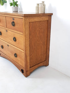 Oak Chest of Drawers