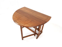 Load image into Gallery viewer, Oak Dining Table