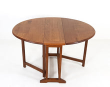 Load image into Gallery viewer, Oak Dining Table