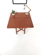 Load image into Gallery viewer, Gate Leg Dining Table