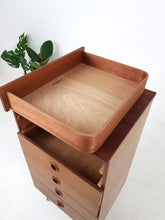 Load image into Gallery viewer, Chest of Drawers