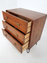 Load image into Gallery viewer, Oak Chest of Drawers