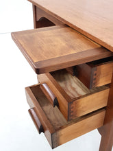 Load image into Gallery viewer, Solid Wood Desk